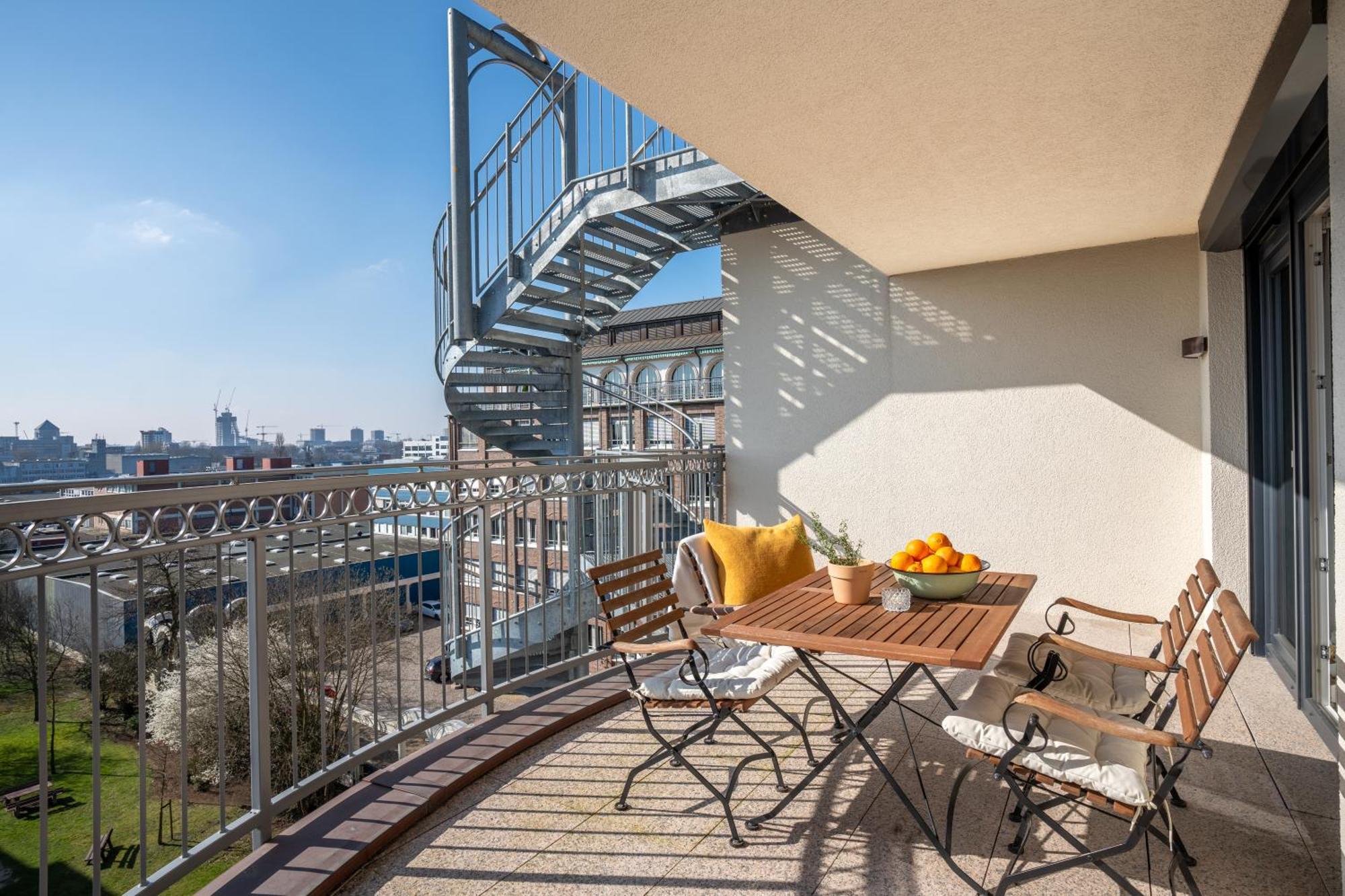 Cls Moderne City-Wohnung Hamburg Tiefgarage, E-Laden, Balkon, Parken, Blick Ueber Hamburg, Cafe Im Haus, Bus Gegenueber, Flex Check In Exterior foto
